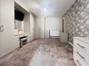 Bedroom- click for photo gallery